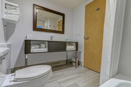 Hampton Inn Tropicana - 48