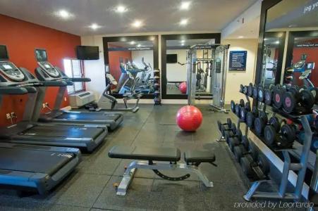 Hampton Inn Tropicana - 29