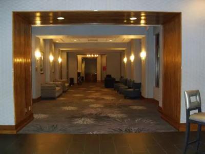 Hampton Inn Tropicana - 16