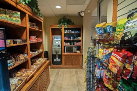 Hampton Inn Tropicana - 10