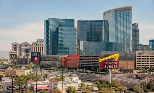 Hampton Inn Tropicana - 30