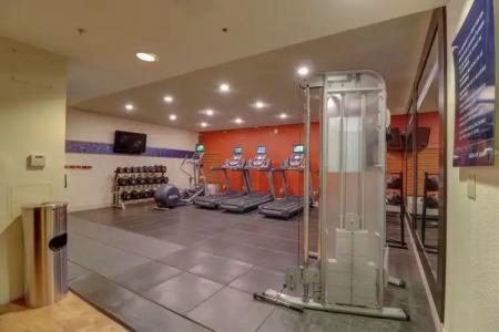 Hampton Inn Tropicana - 28