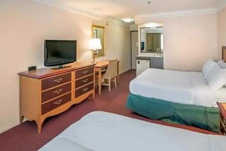 Rodeway Inn & Suites Las Vegas Strip - 22