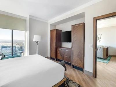 Hilton Grand Vacations Club Elara Center Strip - 24