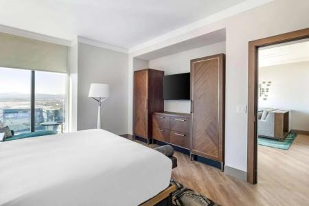 Hilton Grand Vacations Club Elara Center Strip - 2