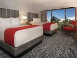 Attraction View Flamingo Quadruple room