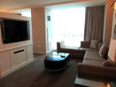 Virgins Las Vegas, Curio Collection by Hilton - 101