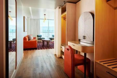 Virgins Las Vegas, Curio Collection by Hilton - 61