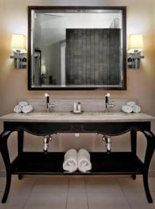 Virgins Las Vegas, Curio Collection by Hilton - 104