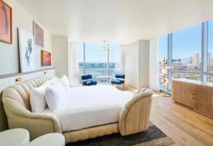 Virgins Las Vegas, Curio Collection by Hilton - 150