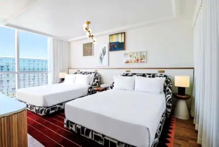 Virgins Las Vegas, Curio Collection by Hilton - 56