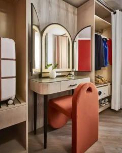 Virgins Las Vegas, Curio Collection by Hilton - 60