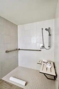 Virgins Las Vegas, Curio Collection by Hilton - 40