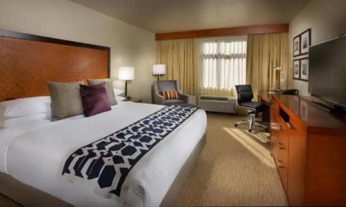 The Paramount - 73