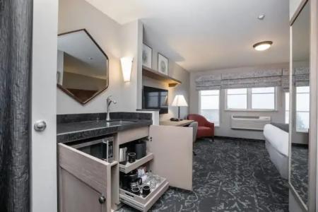 The Mediterranean Inn - 25