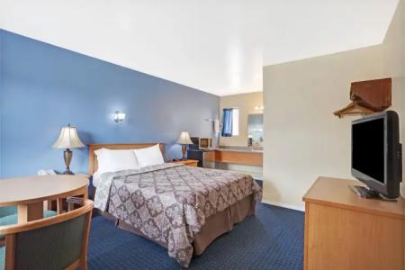 Days Inn by Wyndham Seattle North of Downtown - 13