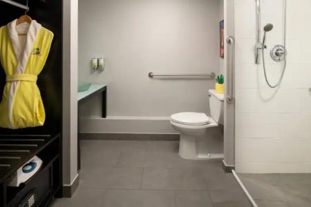 Staypineapple, Five, Downtown - 9