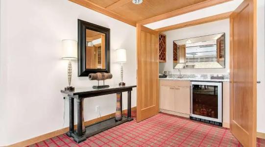 The Edgewater, a Noble House - 148