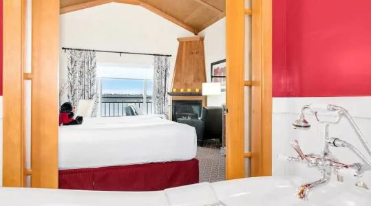 The Edgewater, a Noble House - 177