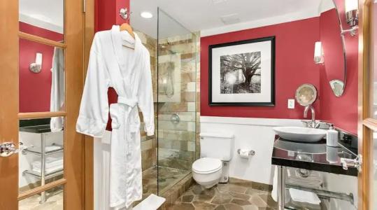 The Edgewater, a Noble House - 55