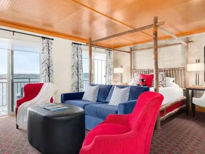 The Edgewater, a Noble House - 135