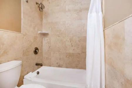 La Quinta Inn & Suites by Wyndham Seattle Downtown - 8