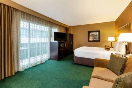 La Quinta Inn & Suites by Wyndham Seattle Downtown - 3