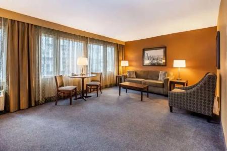 La Quinta Inn & Suites by Wyndham Seattle Downtown - 4