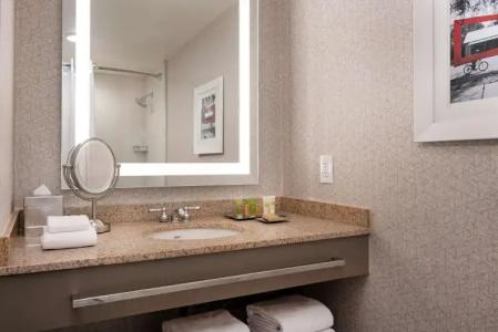 Coast Seattle Downtown by APA - 8