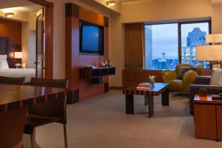 Renaissance Seattle - 7