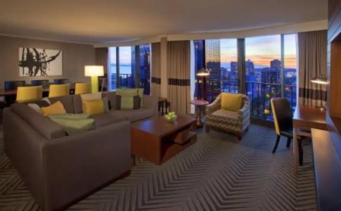 Warwick Seattle - 1
