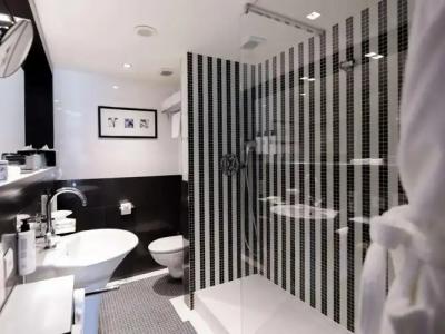 Warwick Melrose - 35