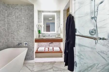 Renaissance Dallas - 96