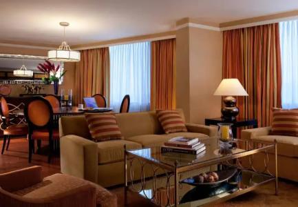 Renaissance Dallas - 46