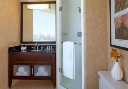 Renaissance Dallas - 45