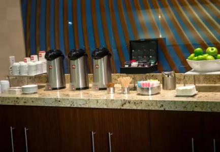 Renaissance Dallas - 40