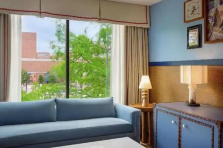 Graduate by Hilton Dallas - 78