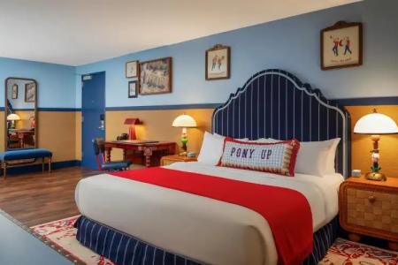 Graduate by Hilton Dallas - 2