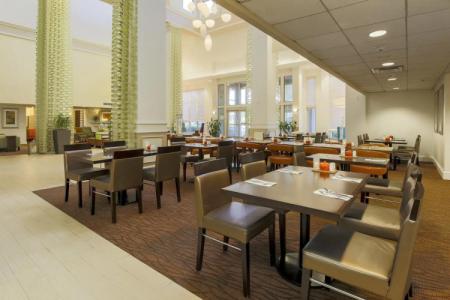Hilton Garden Inn Dallas/Market Center - 27