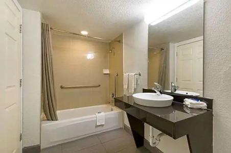 Motel 6 Dallas, TX - Market Center - 37