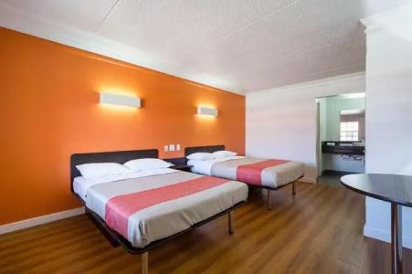 Motel 6 Dallas, TX - Market Center - 57