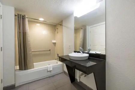 Motel 6 Dallas, TX - Market Center - 50