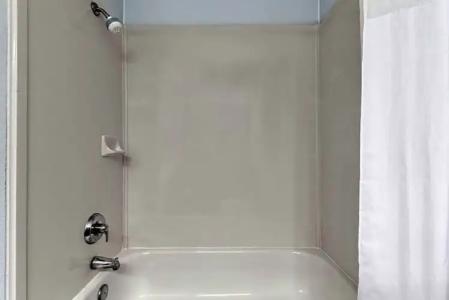 Days Inn & Suites by Wyndham Dallas - 22