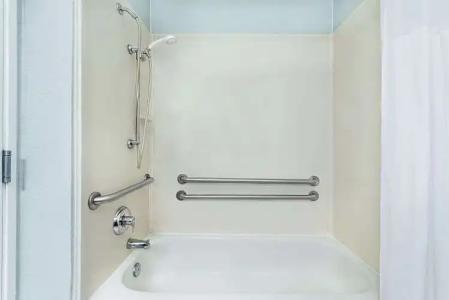 Days Inn & Suites by Wyndham Dallas - 6