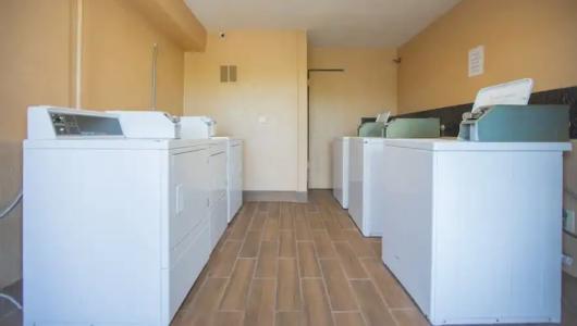 The Crossroads & Suites - 22