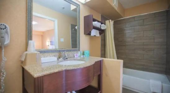 The Crossroads & Suites - 8