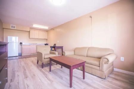 The Crossroads & Suites - 21