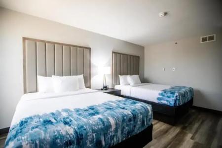 La Quinta Inn & Suites by Wyndham Dallas I-35 Walnut Hill Ln - 14