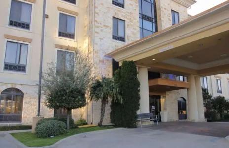 Comfort Inn & Suites Dallas Medical-Market Center - 0