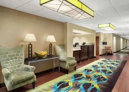 Hampton Inn Dallas/Irving-Las Colinas - 54
